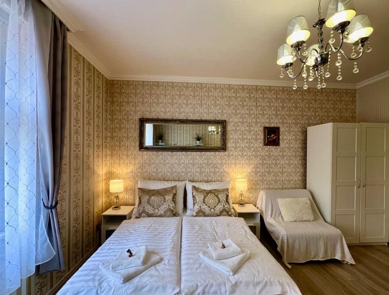 Romance In The Old Town Apartmán